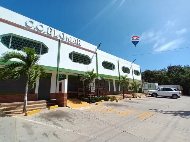 Oficina En Apostadero, Centro Comercial Elomar Con Vigilencia Nocturna Y Zona Natural