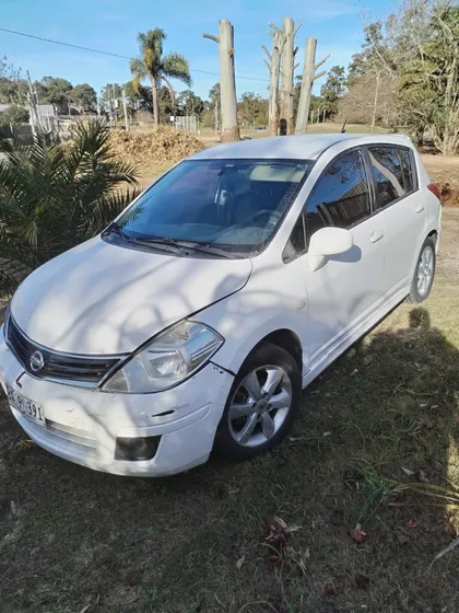 Nissan Tiida 1.8 Advance Sedan Mt