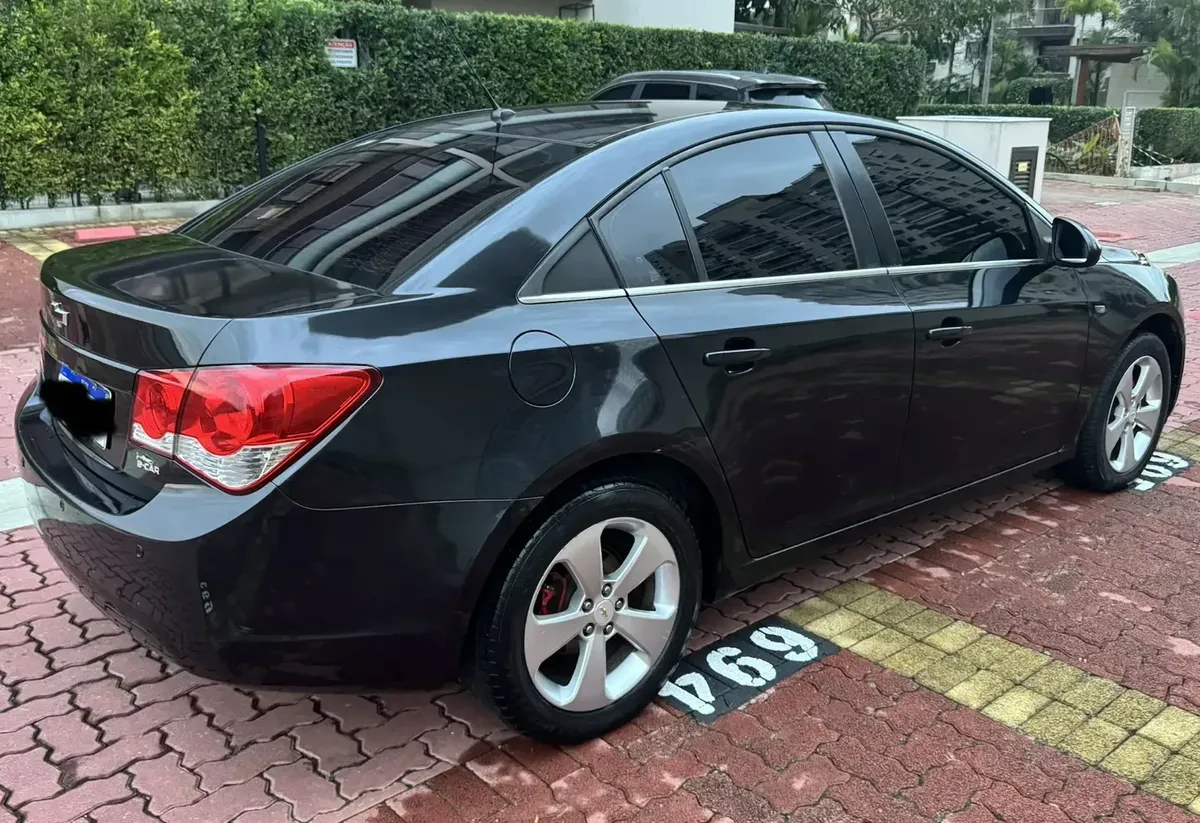 Chevrolet Cruze Sedan 2013 1.8 Lt Ecotec 6 Aut. 4p Chevrolet Cruze Sedan 2013 1.8 Lt Ecotec 6 Aut. 4p