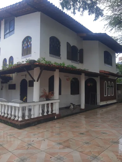 Casa Espetacular 3 Quarto Três Banheiros,local Privilegiado 
