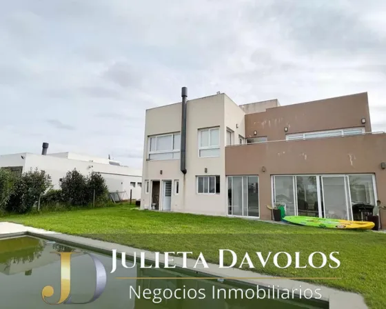 Casa En El Canton  En Alquiler Anual 8 Ambientes Con Pileta