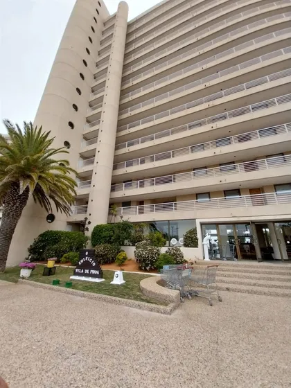 Departamento En Venta De 4 Dorm. En Algarrobo
