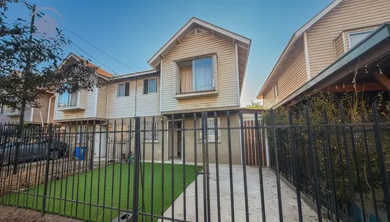 Casa En Venta De 3d/3b 2 Estacionamientos En Puente Alto