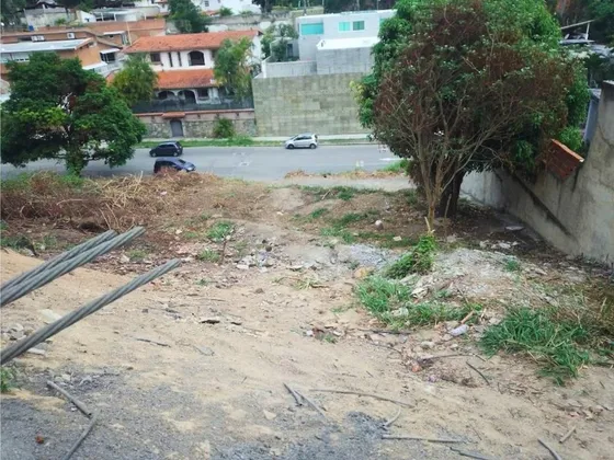 Venta De Terreno En Prados Del Este A Pie De Calle