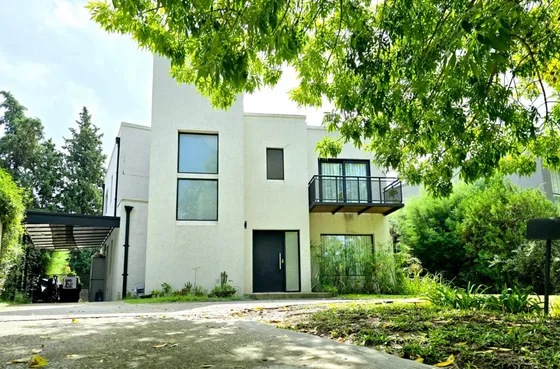 Casa En Venta En Santa Maria De Los Olivos 