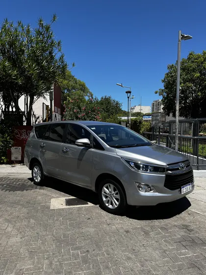Toyota Innova 2.7 Srv 6at 8a