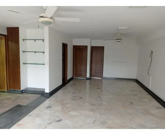 Venta De Oficina En Versalles, Norte De Cali, 11135.