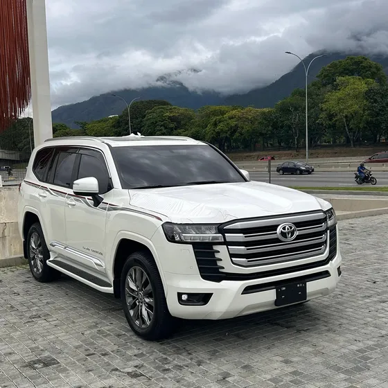 Toyota L300 Dubai