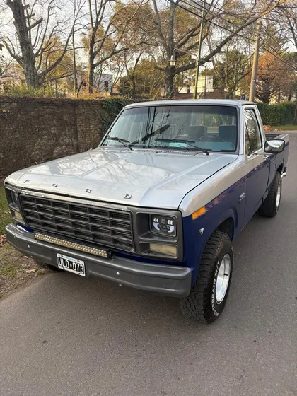 Ford F-100 4.2 V8