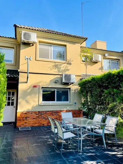 Venta De Duplex 4 Amb. Barrio Privado Altos Del Sol