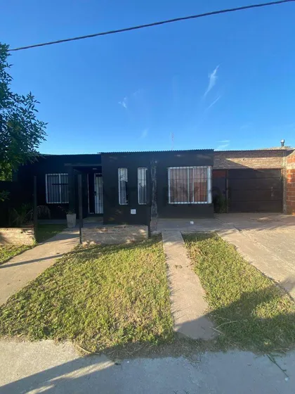 Venta - Casa - Pileta -  Quincho - Puerto General San Martín