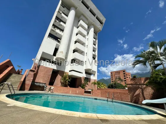 Iluminado Y Acogedor Apartamento En Venta En Caraballeda, La Guaira