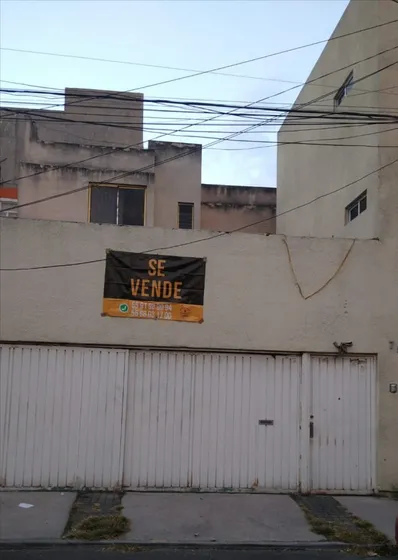 Se Vende Propiedad Con 2 Viviendas Independientes 