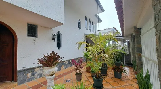 En Venta Casa Ubicada En Los Castores, San Antonio De Los Altos