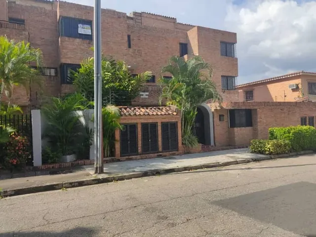 Townhouse En Res Los Frailes En El Bosque.  Lino Juvinao