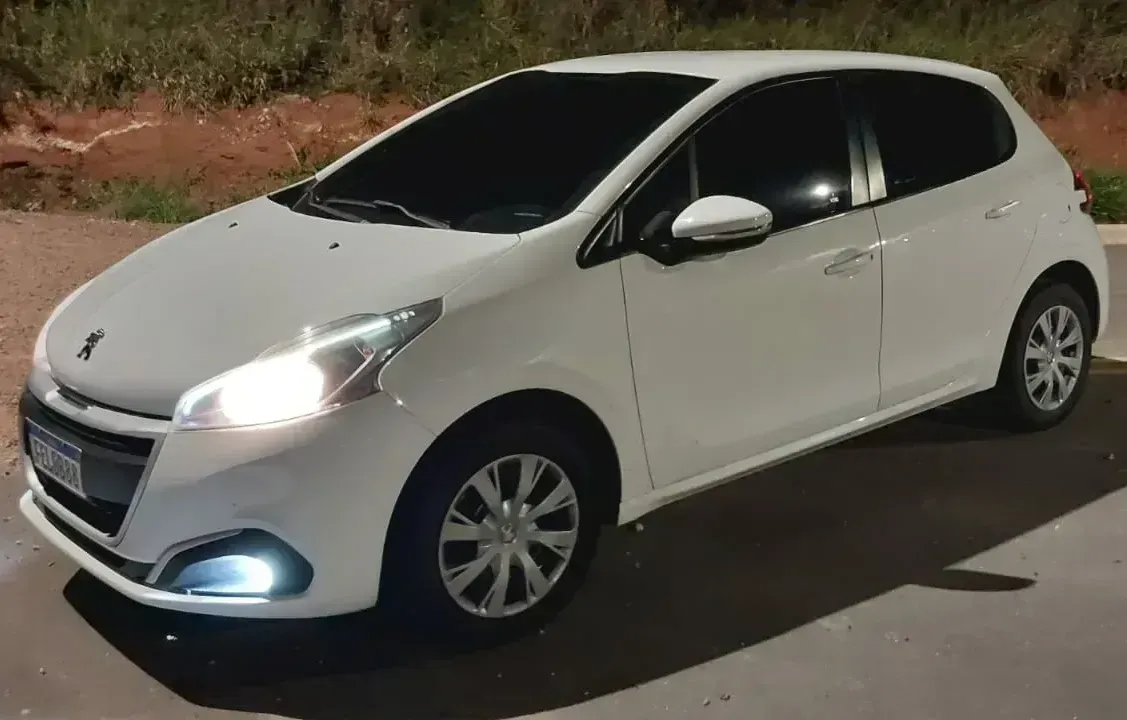 Peugeot 208 2017 1.2 Active Flex 5p Peugeot 208 2017 1.2 Active Flex 5p