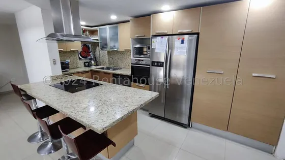 Apartamento En Venta Resd Falcon Crest El Bosque Maracay 25-15221 Apd