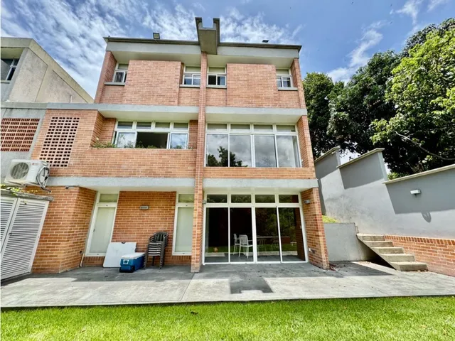 Se Vende Casa 298m2 3h+s/4b/2p Lomas De Chuao