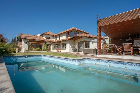 Estupenda Casa En Pinares