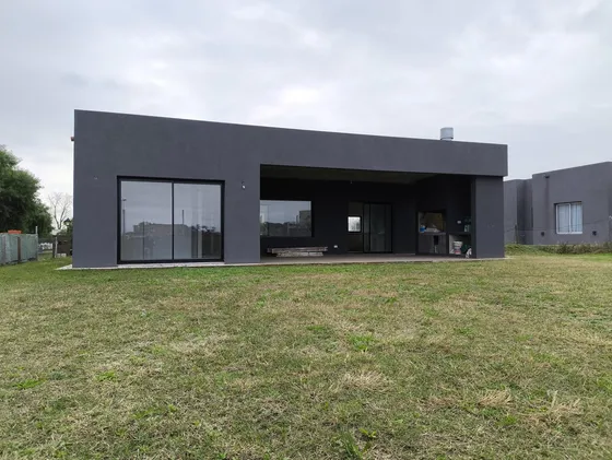 Venta Casa Area 1 San Sebastian 3 Ambientes 