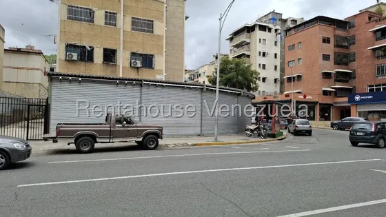 Excelente Local Recien Remodelado Ubicado En Av Principal De Santa Monica Yf