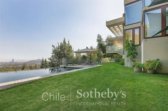 Increíble Casa En Santa María De Manquehue En Venta