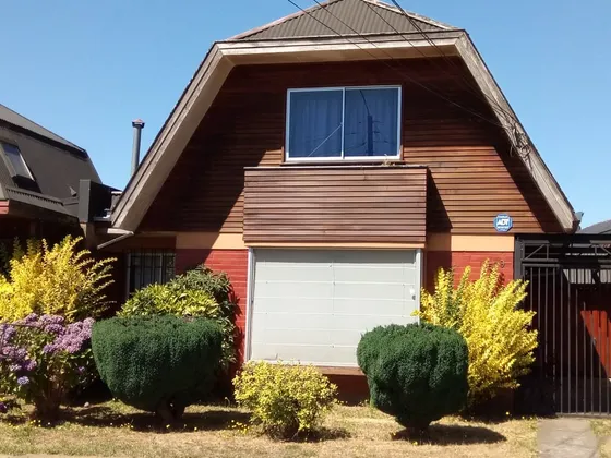Uso Residencial / Comercial Amplio Quincho