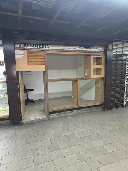 Local Comercial En Alquiler Los Dos Caminos