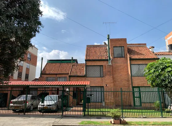 Venta De Casa De 3 Niveles En El Barrio El Contador (18393).