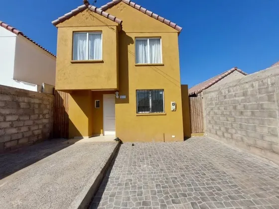 Casa Aislada En Arriendo En Excelente Sector, Puerta Del Mar