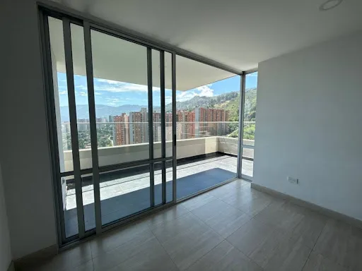 Apartamento En Arriendo Alto De Las Flores 643-8292576