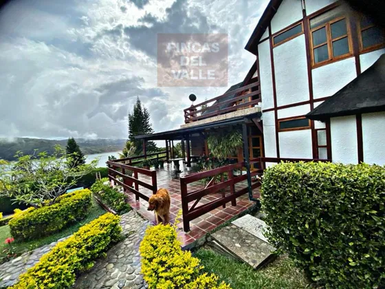 Calima, 3.592 M2, Finca En Venta.