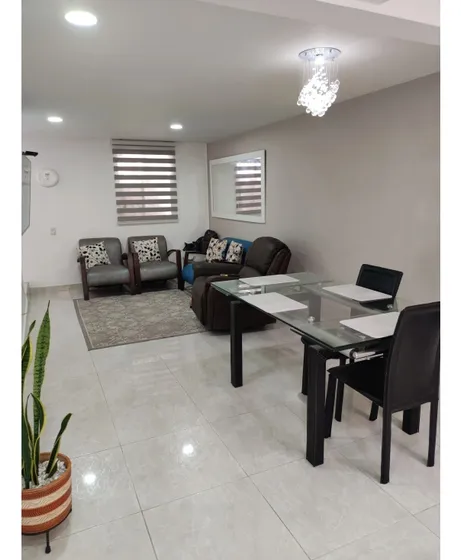 Venta De Casa  De 180mts2 En Ciudadela Las Flores, Jamundí 9807.