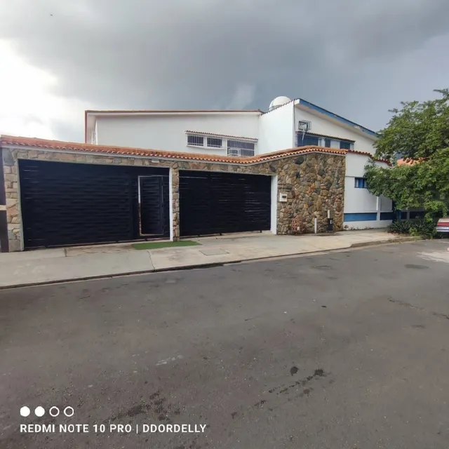 Casa Quinta En Venta Res Las Clavellinas Urb Trigal Norte                   Jc-lp