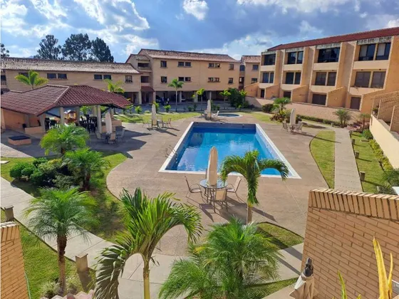 Se Vende Th 128m2 Loma Linda 6660