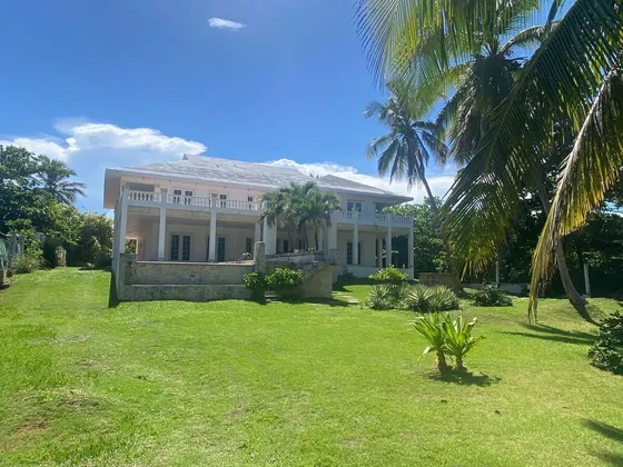 Mansión En Venta En Punta Cana, Uvero Alto, 8 Habitaciones, Con Playa Privada