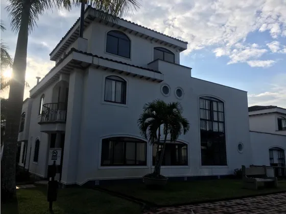 Venta Espectacular Casa Esquinera Conjunto Cerrado Pinares Pereira