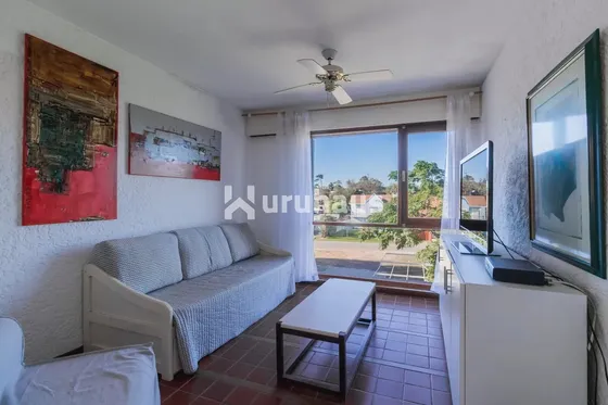Alquiler Apartamento Un Dormitorio Playa Mansa Primera Linea Edificio Panorama