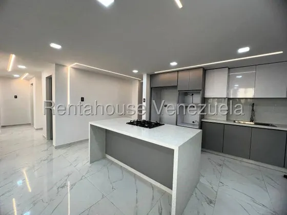 Apartamento En Venta En La Urbanizacion El Bosque Zona Norte Moderno 25-11173 Mmarin