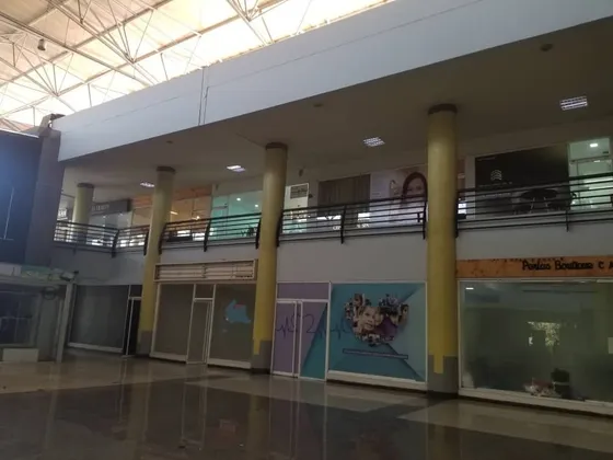 Local Comercial En Alquiler En El C.c. Piazza, El Parral. Valencia Minerva K