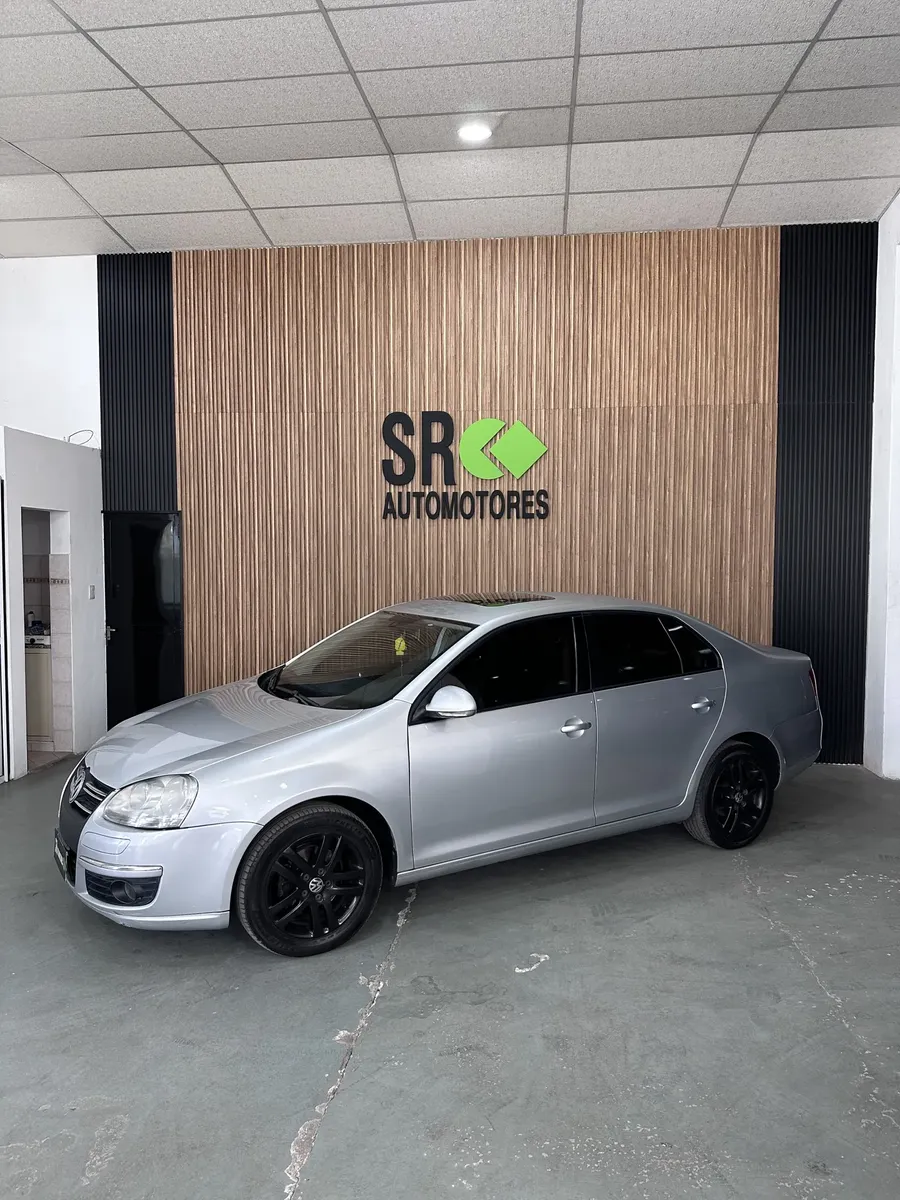 Volkswagen Vento 2.5 Luxury Wood Tiptronc 170cv