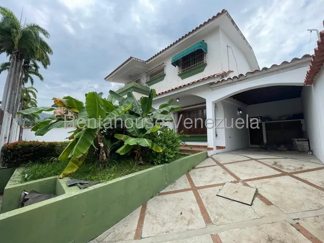 Tu Nuevo Hogar En La Viña Para Remodelar ¡descubre Esta Espectacular Casa De 528 M² Ideal Para Tu Familia! De Dos Plantas, Cuenta Con 6 Habitaciones Y 5 Baños, Ofreciendo Amplios Espacios Para Todos.