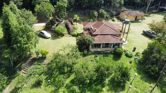 Sítio C/ Lago, Casa Princ. 3 Qts, Suit, + Casa De Caseiro