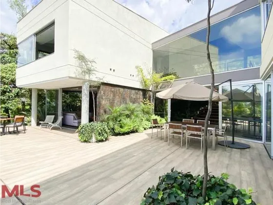 Casa Independiente Con Piscina En Santa Catalina. ...(mls#238786)