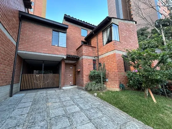 Se Vende Casa En Loma De Los Bernal Parte Baja