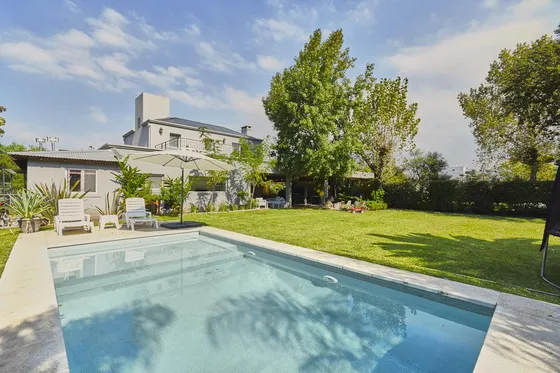 Venta | Casa De Dos Plantas | Lote Interno - San Andres, Villa Nueva, Tigre