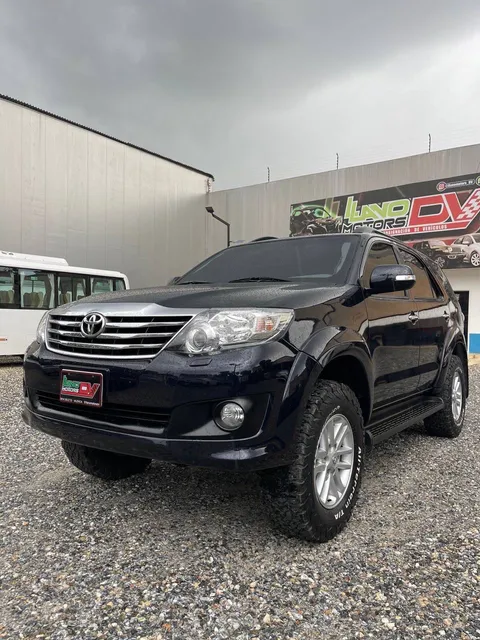 Toyota Fortunner Sr5 4x4