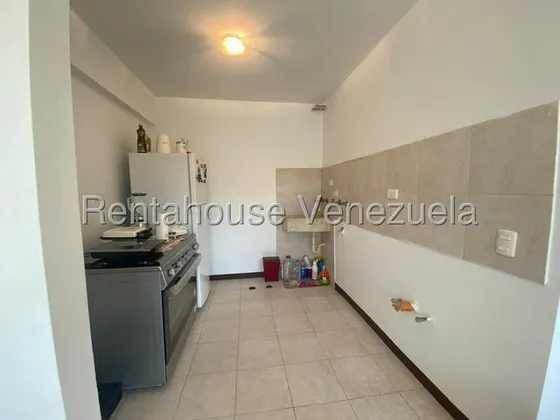 Cómodo Apartamento En Venta Lomas Del Avila A Remodelar  Nb  5-17776