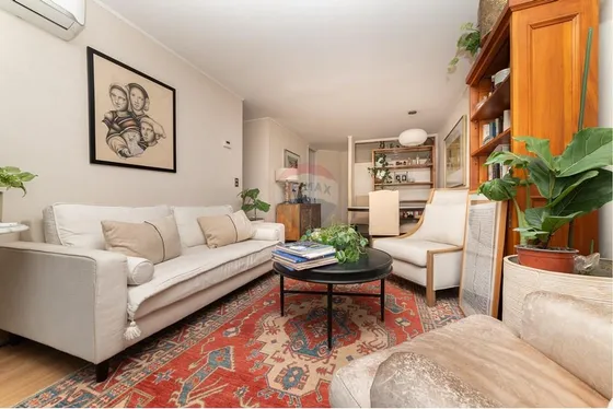 Dpto En Venta Con Estilo En Un Barrio Vibrante!