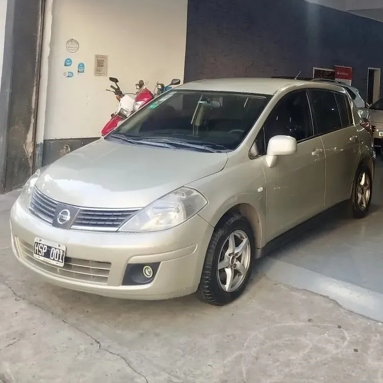 Nissan Tiida Visia